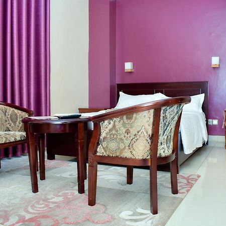 Diamonds Hotel Kampala Eksteriør bilde