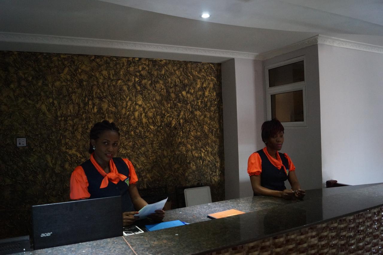Diamonds Hotel Kampala Eksteriør bilde