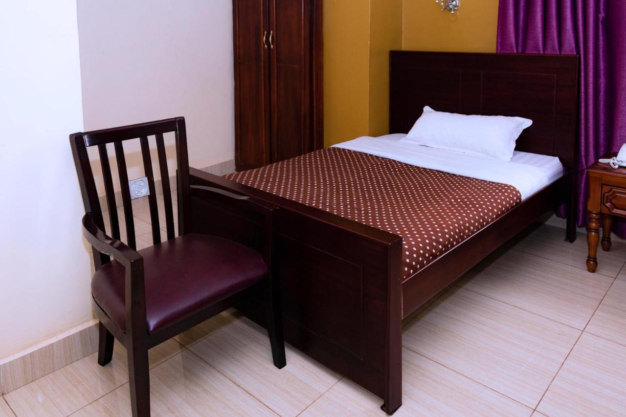 Diamonds Hotel Kampala Eksteriør bilde